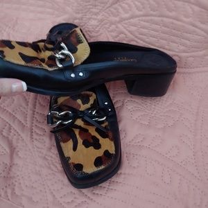 Liz Claiborn mules 7.0